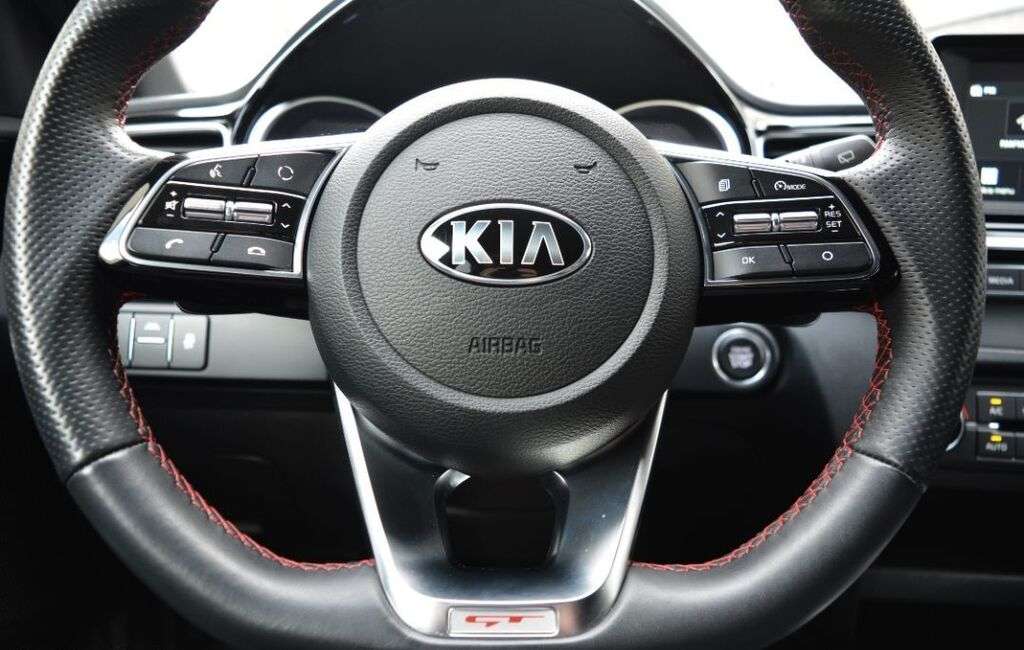 KIA ceed hatchback - Photo 29